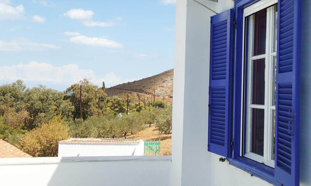 Vlichos Studio Apartment Hydra  Room photo